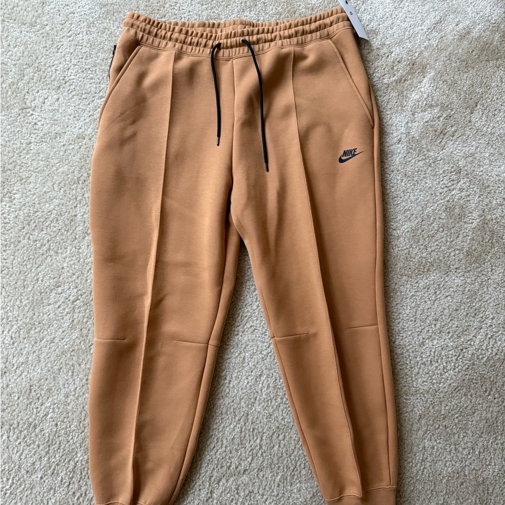 Women’s Nike Tech Camel Sweatpants